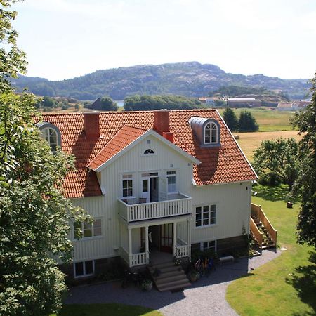 Villa Akvarellen Bed & Breakfast Gerlesborg Kültér fotó