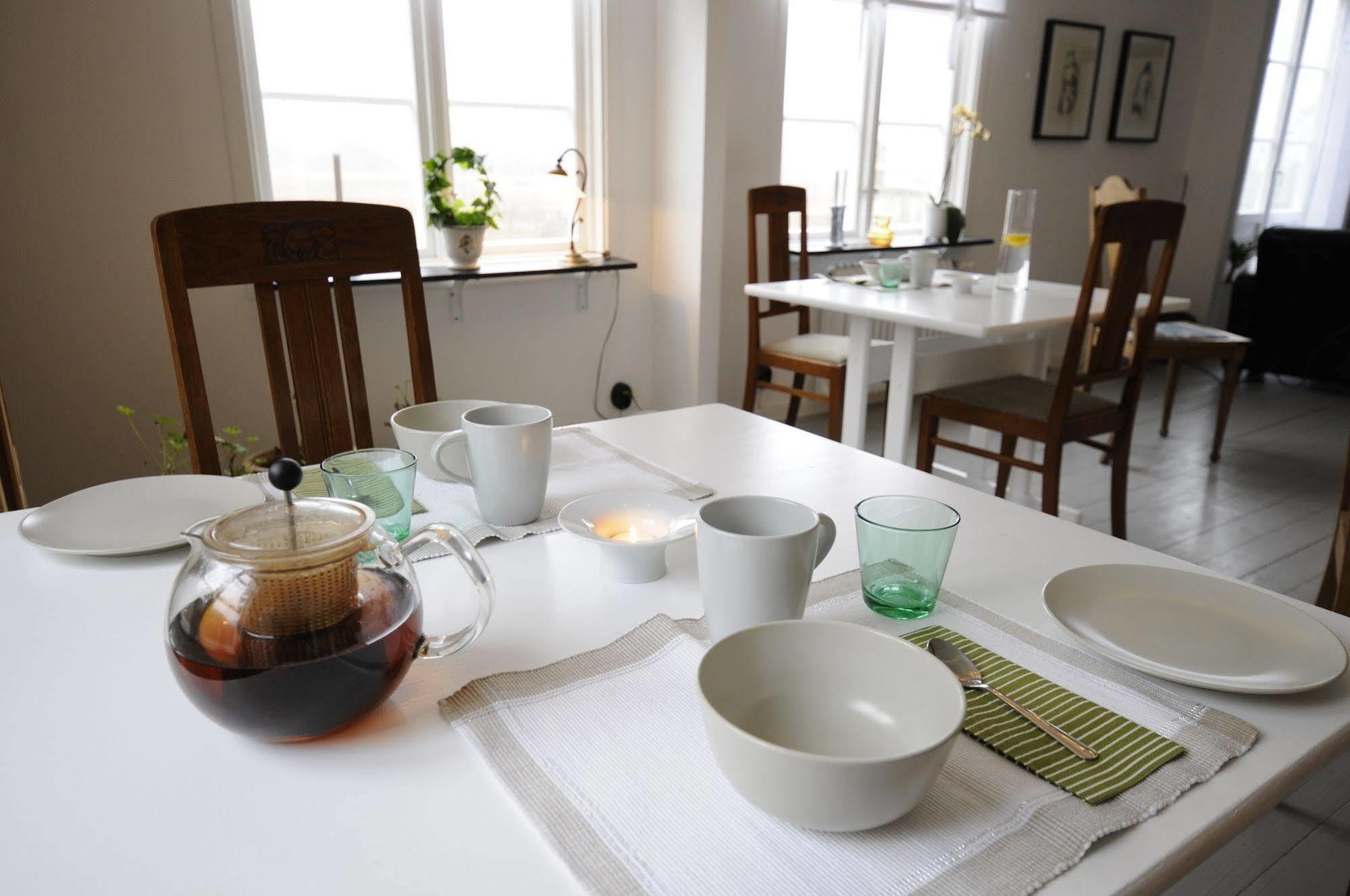 Villa Akvarellen Bed & Breakfast Gerlesborg Kültér fotó
