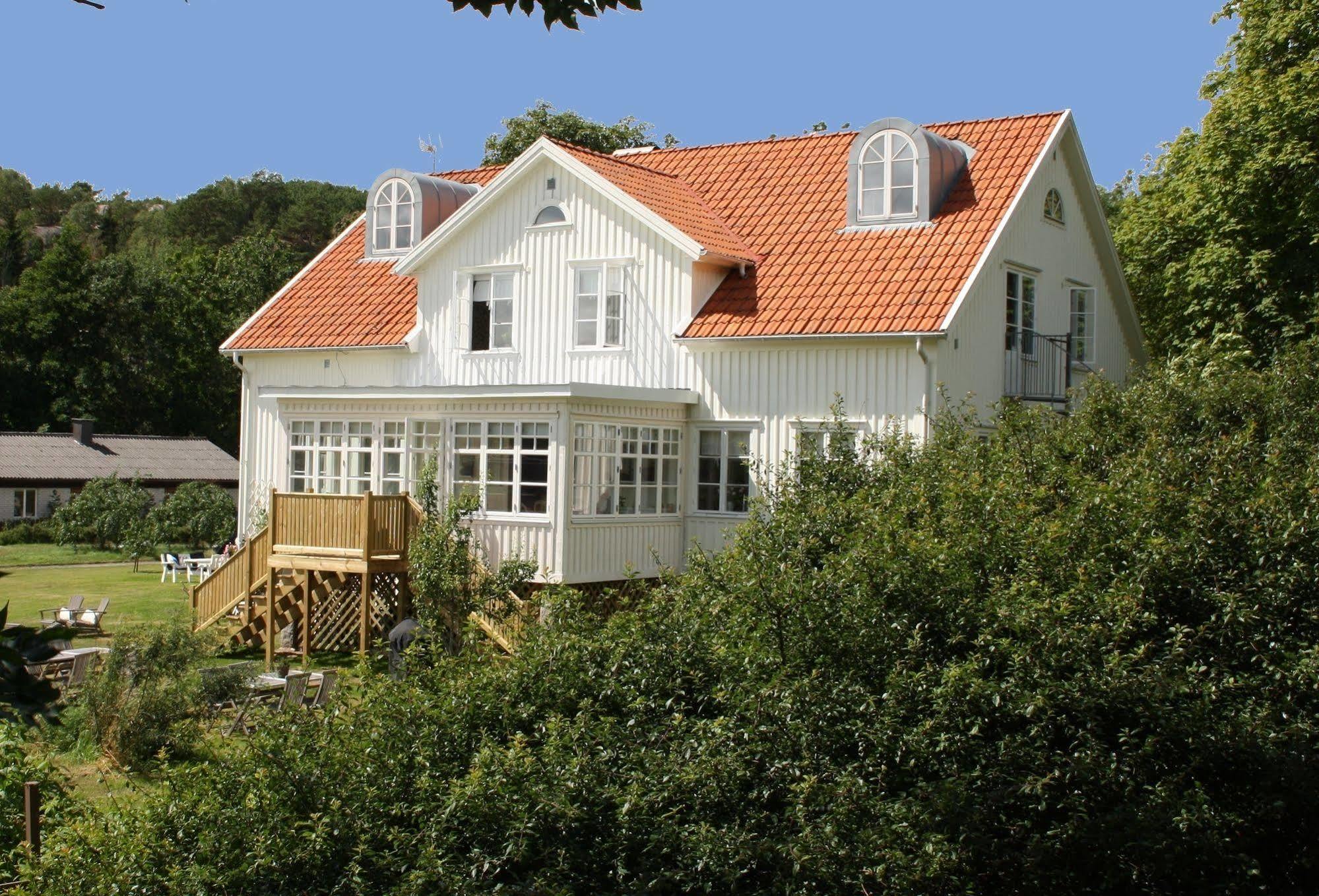 Villa Akvarellen Bed & Breakfast Gerlesborg Kültér fotó